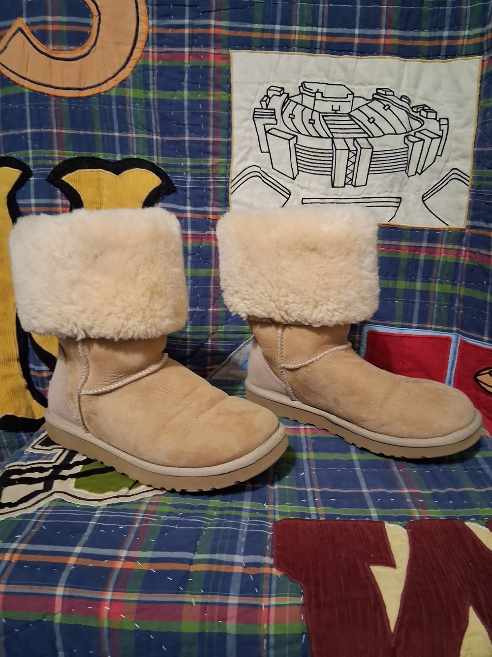 UGG Australia Tan Suede Classic Short Boots Shearling Sheepskin Cuff F10010F Sz7